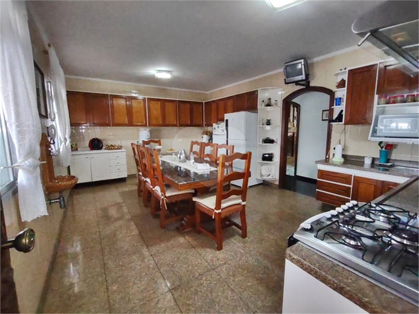 Casa à venda com 3 quartos, sendo 1 suíte, no condomínio Vila Paiva, São Paulo - SP