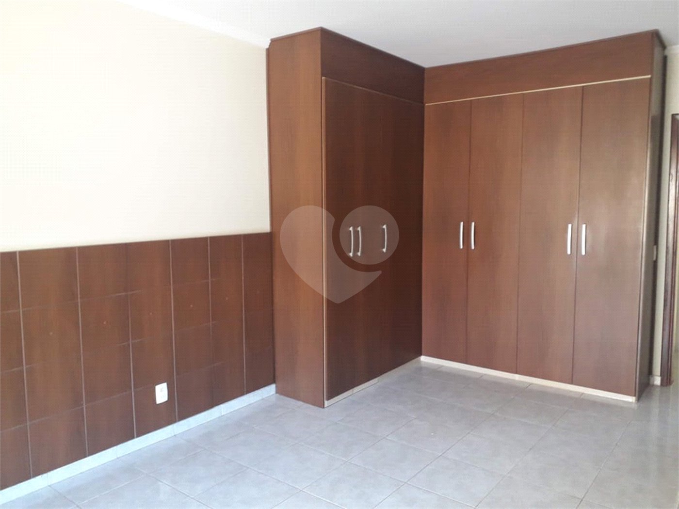 Casa à venda com 3 quartos, sendo 1 suíte, no condomínio Parque da Fazenda, Itatiba - SP