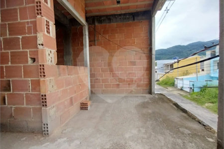 Casa à venda com 4 quartos, sendo 1 suíte, no condomínio Gramado do Mendanha, Rio de Janeiro - RJ