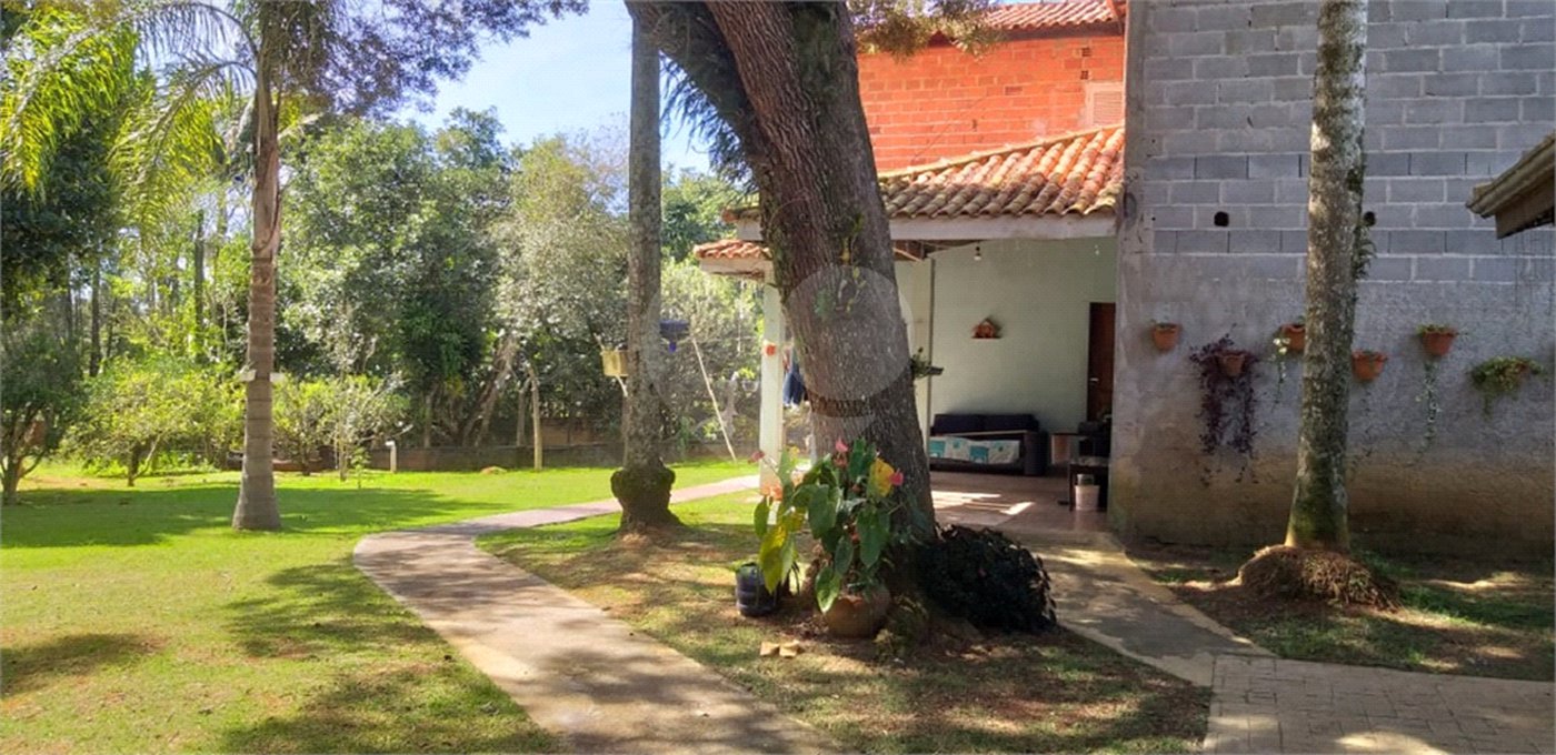 Sítio à venda com 4 quartos, sendo 2 suítes,  em Chácara Real (caucaia do Alto), Cotia, SP