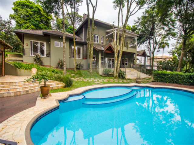 Casa à venda com 4 suítes no condomínio Alpes da Cantareira, Mairiporã - SP