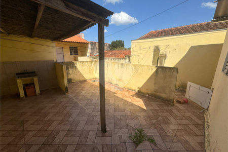 Casa à venda com 4 quartos, sendo 1 suíte, em Vila Maria, Itapetininga, SP