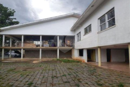 Casa à venda com 7 quartos, sendo 1 suíte, no Centro, Vinhedo, SP