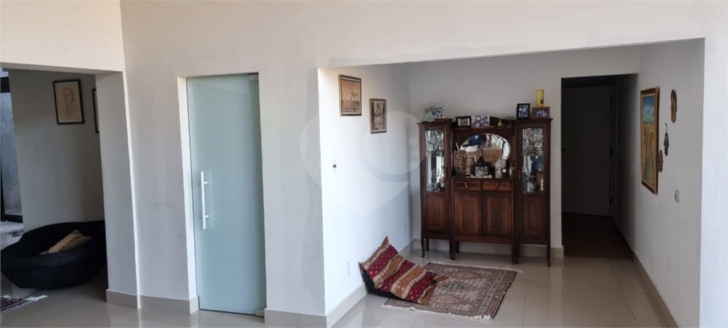 Casa à venda com 4 suítes no condomínio Osato, Atibaia - SP