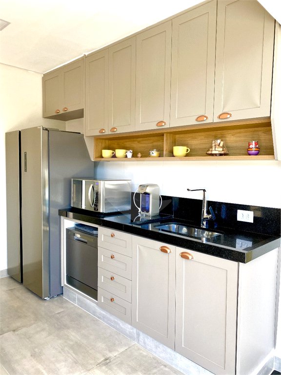 Casa à venda com 3 quartos, sendo 2 suítes, no condomínio Residencial Marchant Buarque, Atibaia - SP