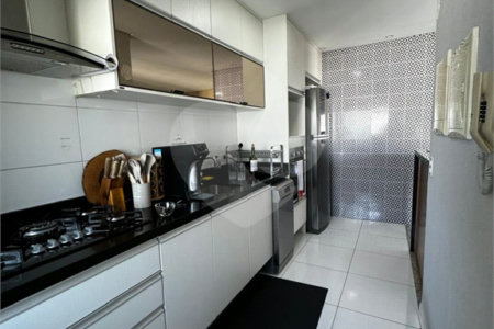 Apartamento à venda com 3 quartos, sendo 1 suíte, em Parque Reboucas, São Paulo, SP