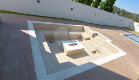 Casa à venda com 4 suítes, no condomínio Figueira Garden, Atibaia - SP