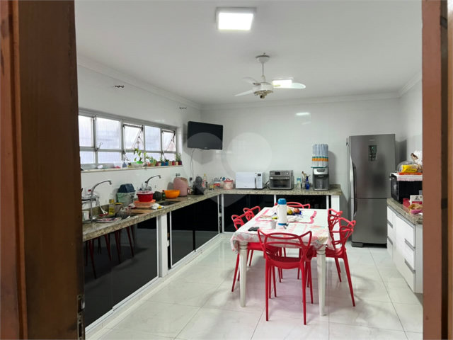 Sobrado à venda com 4 quartos, sendo 3 suítes,  em Água Fria, São Paulo, SP