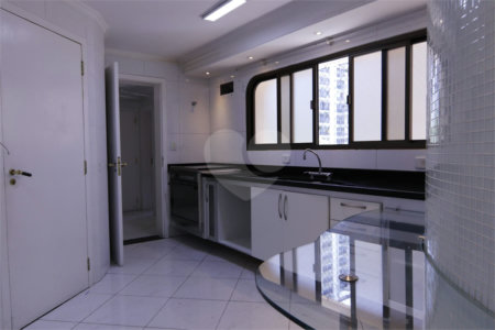 Apartamento à venda com 4 quartos, sendo 2 suítes, em Indianópolis, São Paulo, SP