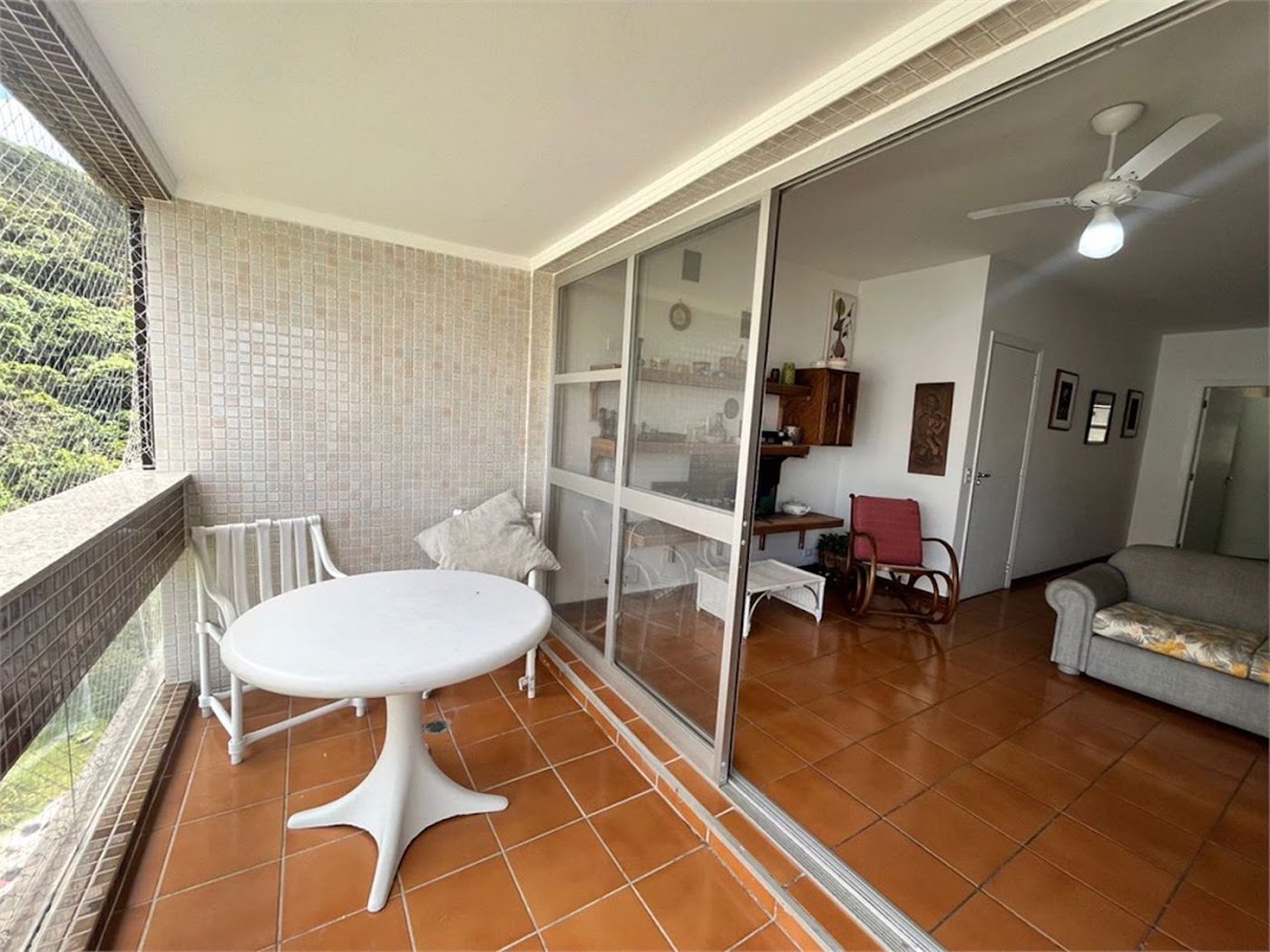 Apartamento com 3 dormitórios à venda, 100 m² por R$ 650.000,00 - Pitangueiras - Guarujá/SP