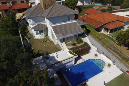 Casa à venda com 3 suítes no condomínio Estância Marambaia, Vinhedo - SP