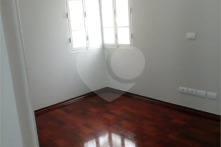 Sobrado à venda ou para alugar com 3 quartos, sendo 1 suíte, no Centro, Salto, SP
