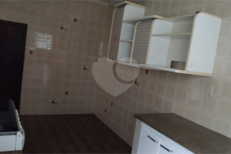 Sobrado à venda com 3 quartos em Jardim Odete, São Paulo, SP