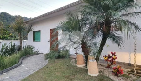 Casa à venda ou para alugar com 4 suítes no condomínio Parque Imperial da Cantareira, Mairiporã - SP