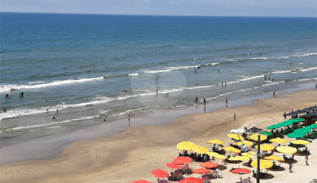Apartamento à venda com 2 quartos, sendo 1 suíte,  em Vera Cruz, Mongaguá, SP
