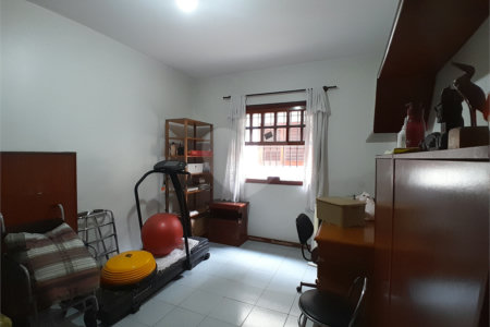 Casa Térrea à venda com 4 quartos, sendo 1 suíte, em Parque Continental, São Paulo, SP