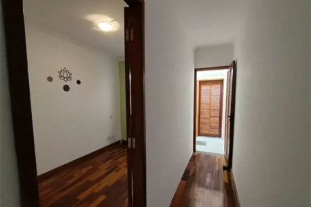 Sobrado à venda com 3 quartos, sendo 1 suíte, em Jardim Ester, São Paulo, SP