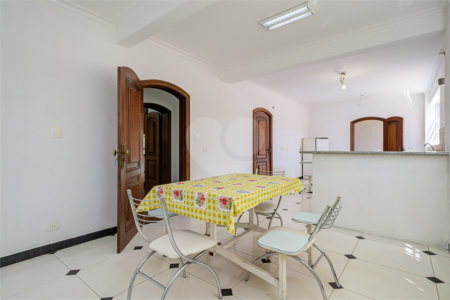 Casa à venda com 5 quartos, sendo 3 suítes, em Alto da Boa Vista, São Paulo, SP