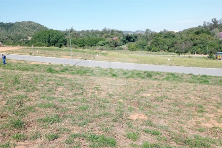 Terreno à venda com 1 suíte em Jardim Portugal, Valinhos, SP