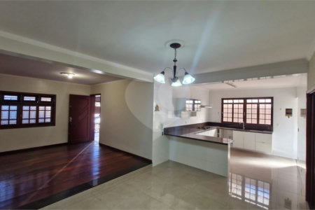 Casa/Sobrado a venda no Timburis em São Carlos