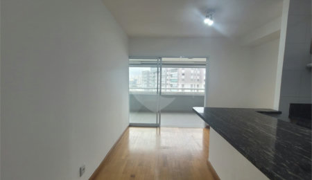 Apartamento à venda ou para alugar com 2 quartos, sendo 1 suíte,  em Parque Industrial Tomas Edson, São Paulo, SP