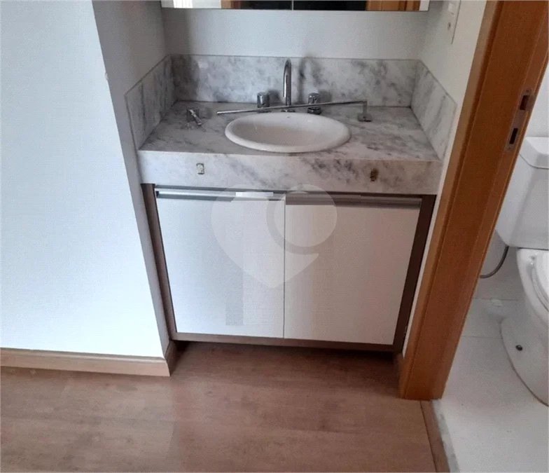 APARTAMENTO DE 44,5 M² COM 01 DORMITÓRIO E COZINHA COM ARMÁRIOS, VARANDA GOURMET E VAGA PARA LOCAÇÃO EM SANTANA