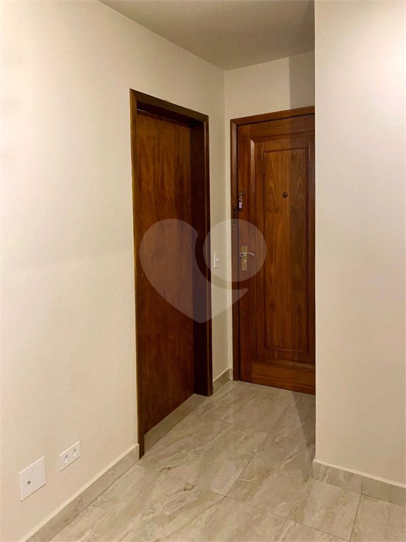 Apartamento 1 Dormitório à Venda na Rua Frei Caneca
