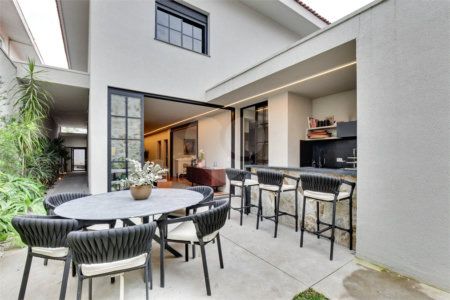Casa de Vila à venda com 5 quartos, sendo 3 suítes, em Jardim Hípico, São Paulo, SP