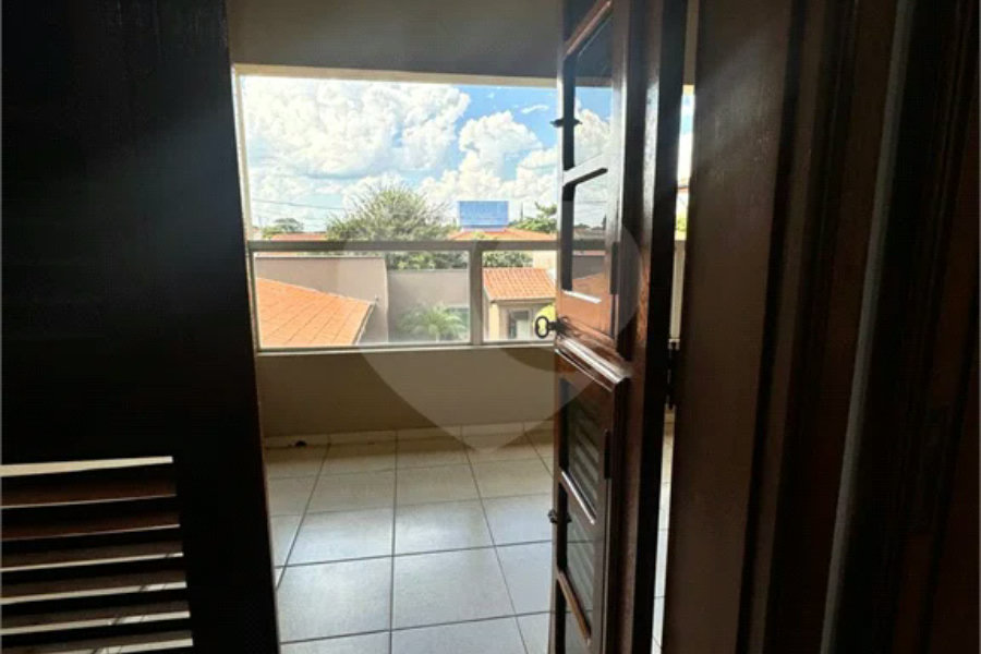 Belíssimo sobrado estilo edícula com 5 dormitórios, à venda na Nova Piracicaba em Piracicaba/ SP.