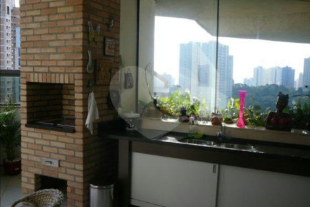 APARTAMENTO UM POR ANDAR!