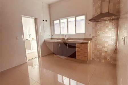 Casa à venda com 3 quartos, sendo 3 suítes, no condomínio Village Damha III, São Carlos - SP