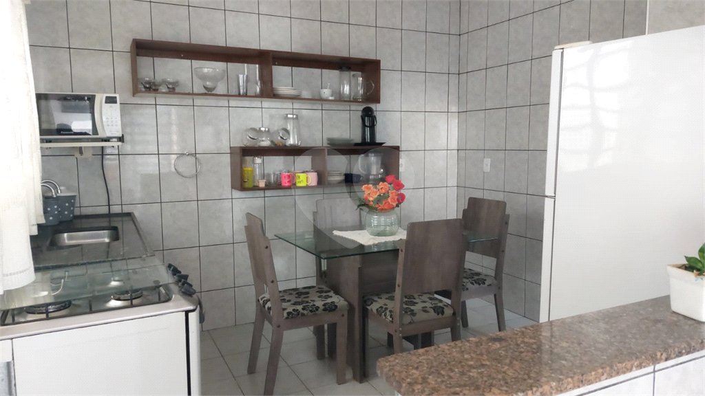 Casa à venda com 5 quartos, sendo 1 suíte, em Jardim Santa Paula, São Carlos, SP