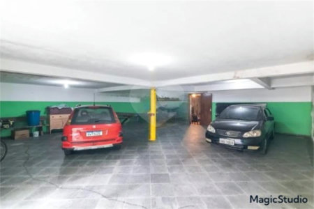Casa com 275m², 3 quartos, 2 suítes, 8 garagens, à venda em Santo André