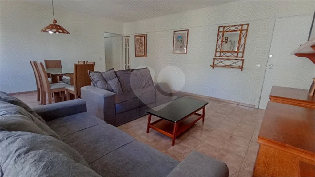 APARTAMENTO 2 QUARTOS (+1 REV.) MOBILIADO P/ALUGAR NO GUARUJÁ/PITANGUEIRAS 96m2 VISTA MAR