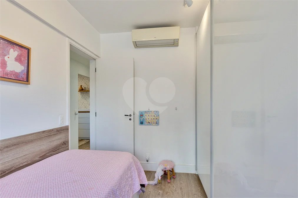 Apartamento à venda com 3 quartos, sendo 1 suíte, em Alto da Boa Vista, São Paulo, SP