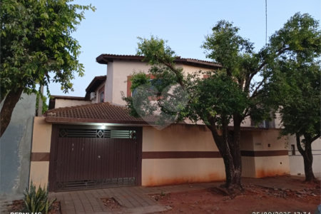 Casa à venda com 5 quartos, sendo 3 suítes, em Jardim Novo Aeroporto, Três Lagoas - MS