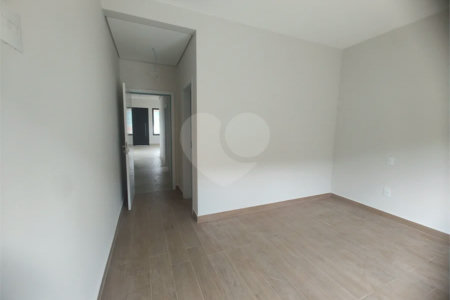Casa exclusiva em Atibaia de alto padrão com 3 suítes, piscina, espaço gourmet, condomínio fechado, aceita financiamento