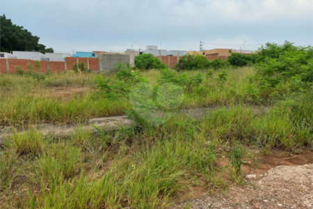 Terreno com 150,00 m² .