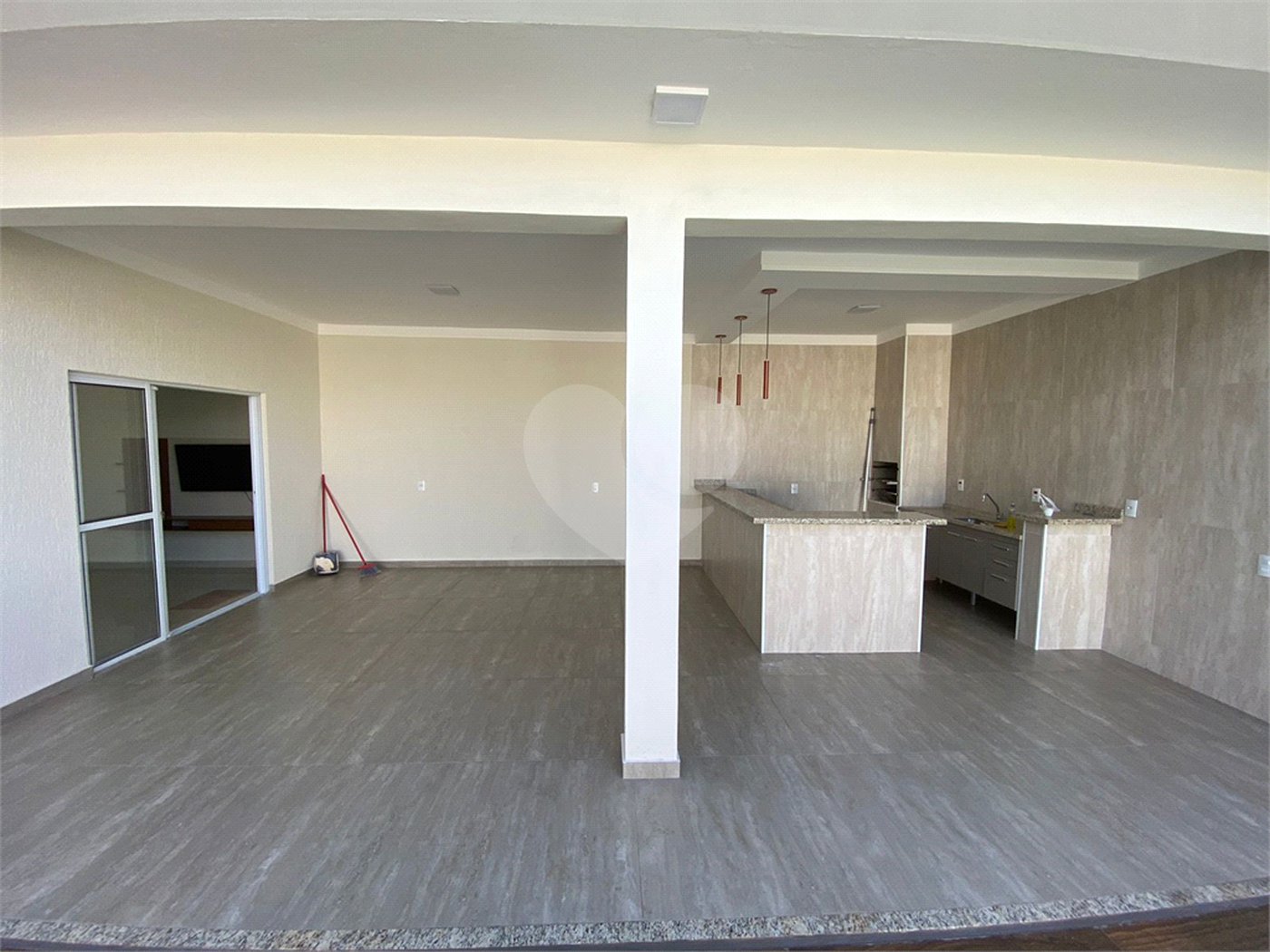 Casa térrea com piscina para venda no Residencial Arcoville