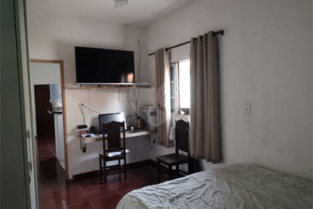 Casa térrea no Jardim Santa Felícia