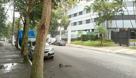 Apartamento à venda ou para alugar com 3 quartos, sendo 2 suítes,  em Vila Andrade, São Paulo, SP