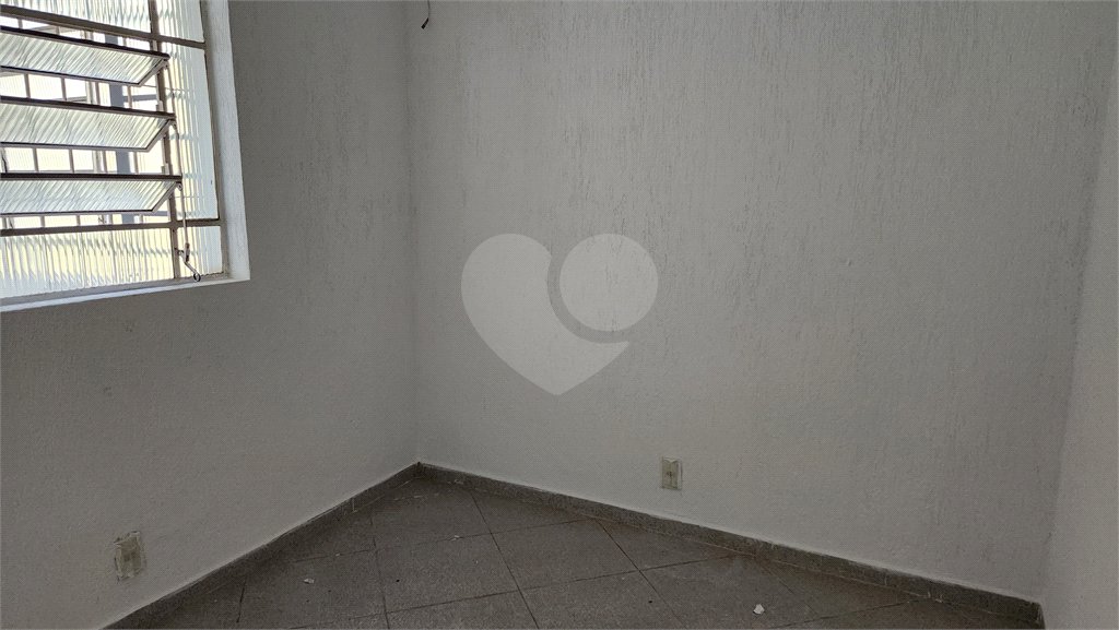 Sobrado em Santo Amaro com 3 dormitórios, uma suíte e 5 vagas