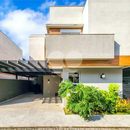 Casa em Condomínio 3 suítes 2 vagas a venda | Jardim Prudência - São Paulo