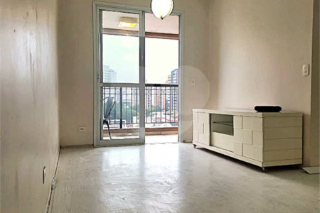 Apartamento na Chácara Inglesa com 2 dormitórios (1 suite), varanda, vista livre e vaga