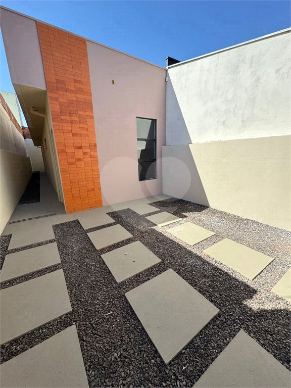 Casa com 02 Dormitórios á venda, em Cidade Aracy 2.