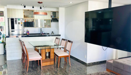 Apartamento à venda com 2 quartos, sendo 1 suíte,  em Mooca, São Paulo, SP