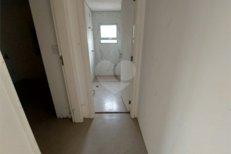 Sobrado à venda com 3 quartos, sendo 1 suíte, em Vila Omízollo, Louveira, SP