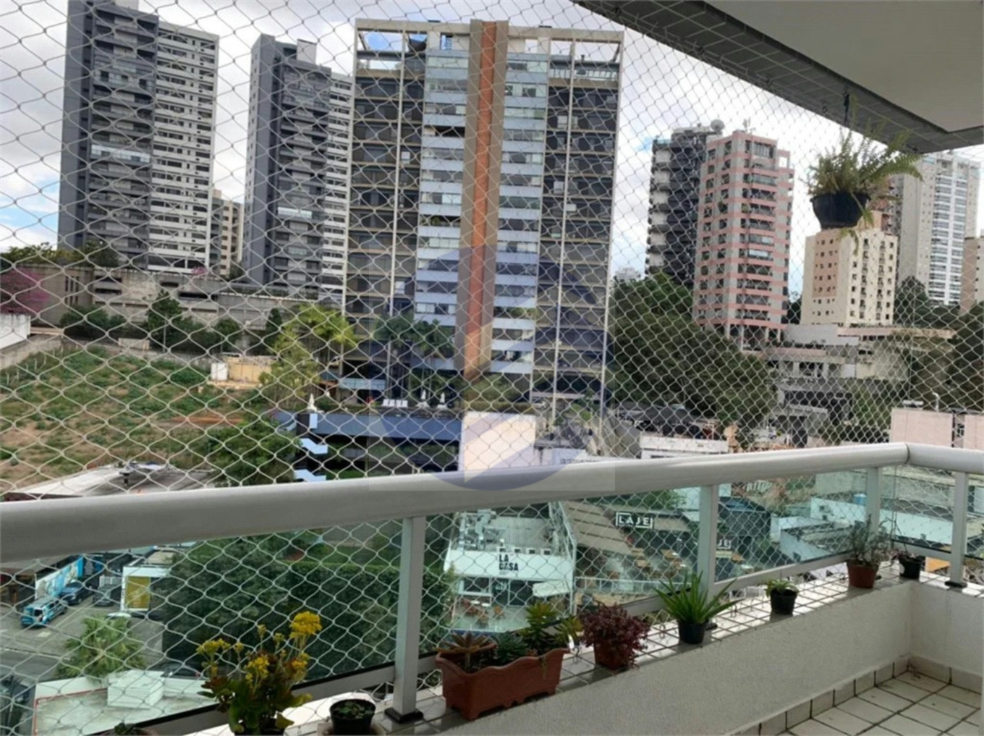 Apartamento à venda com 3 quartos, sendo 1 suíte, em Jardim Sul, São Paulo - SP