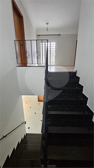 Casa Locação e Venda Condomínio Portal de Itaici 04 Dormitórios 02 suítes