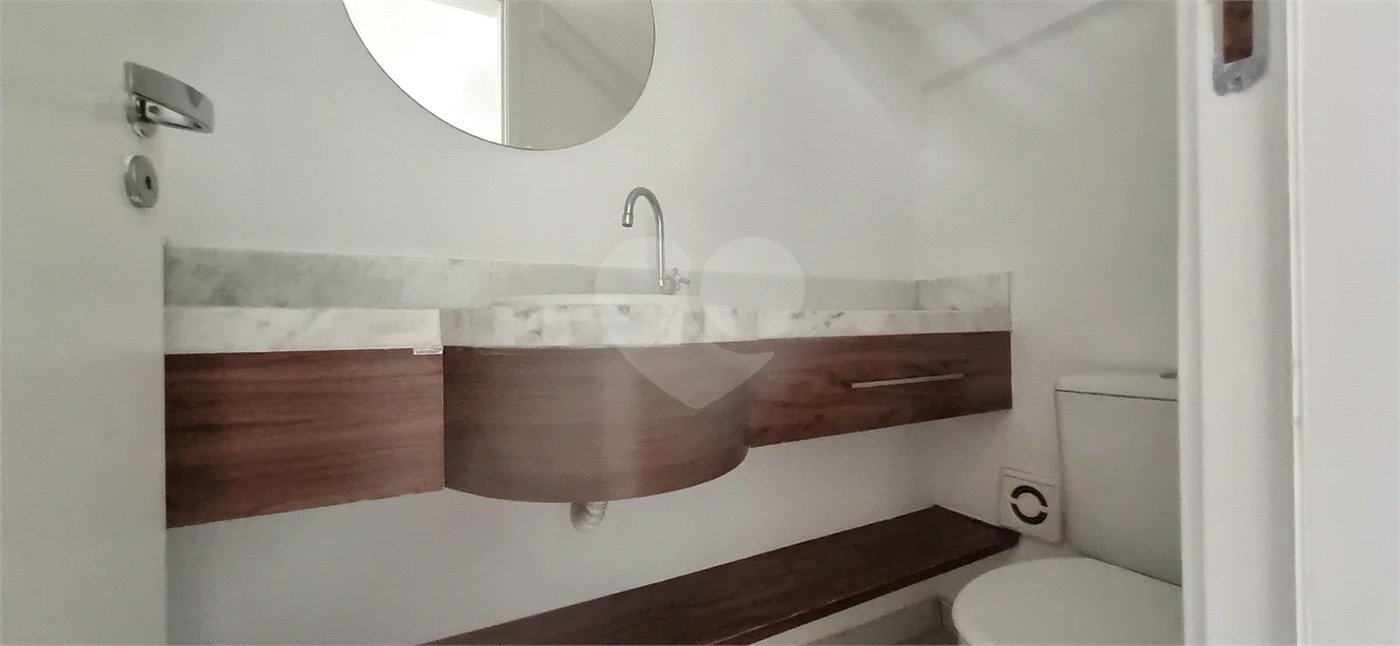 Lindo sobrado com 3 dormitórios (1 suíte com closet) e a.c. em todos os ambientes. à venda, 150 m², por R$ 960.000,00 no condomínio Casa Bella, em Indaiatuba/SP.